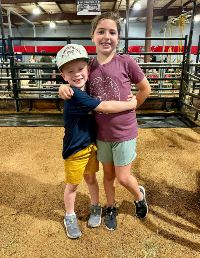 Knox Neumayr of V8 Ranch & Piper Cates of Cates Farms at the 2024 Shorthorn Junior Nationals